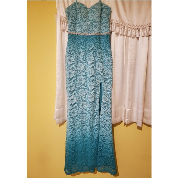City Triangles - 9 - Teal Prom Dress - Picture 1 of 4